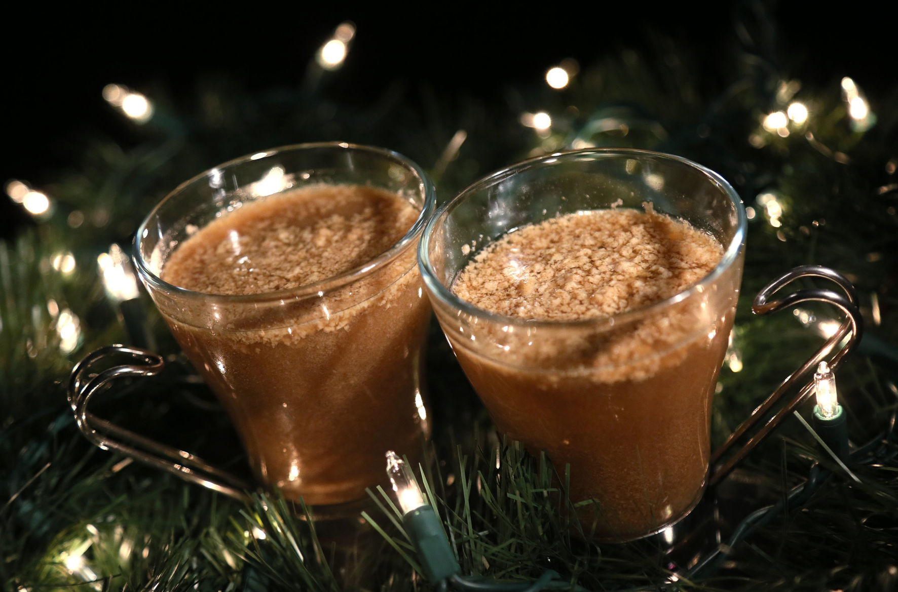 Eat Christmas carols 02